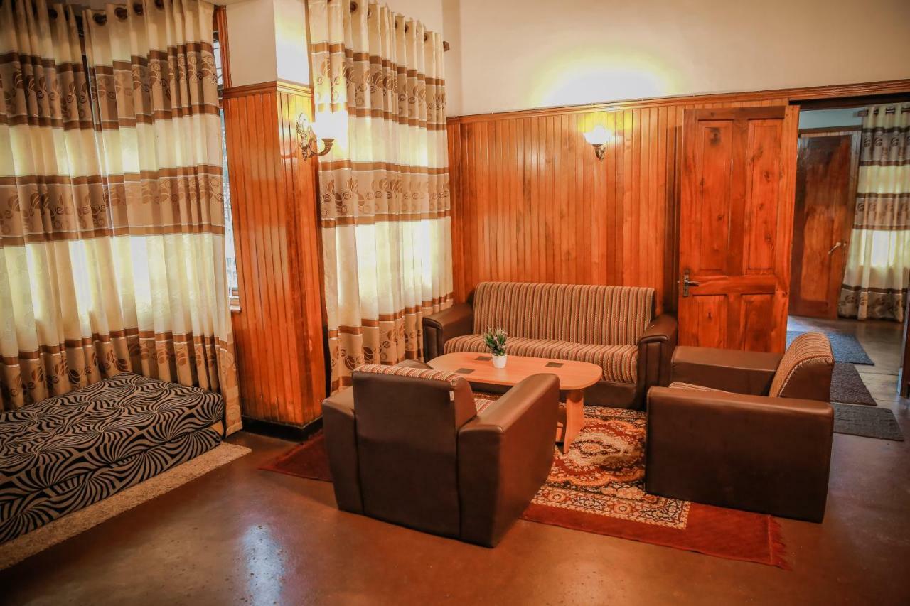 Blandford Bungalow Нувара-Элия Экстерьер фото