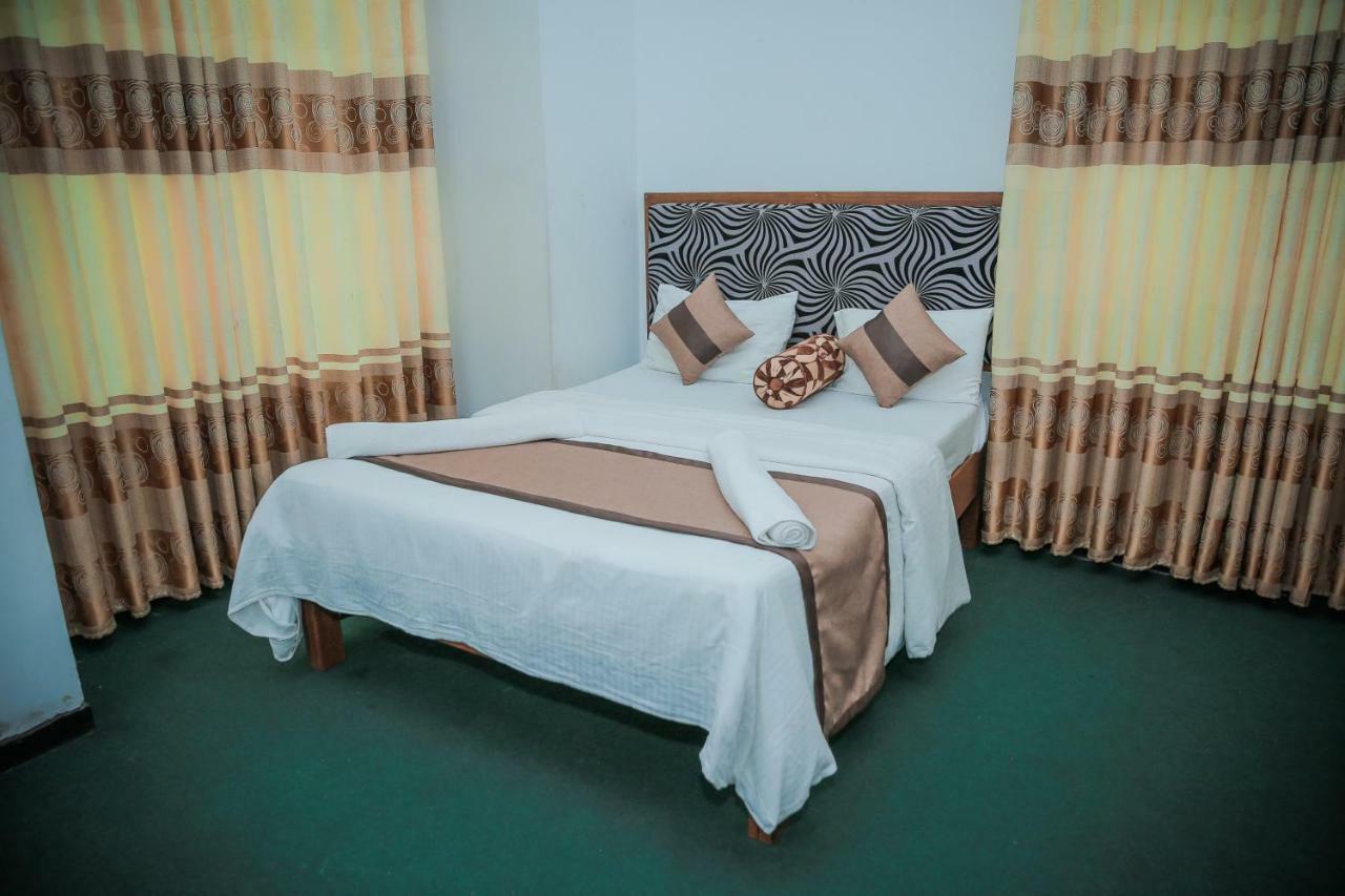 Blandford Bungalow Нувара-Элия Экстерьер фото
